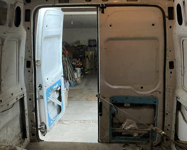 Белый Форд Транзит, объемом двигателя 2.2 л и пробегом 290 тыс. км за 4500 $, фото 17 на Automoto.ua