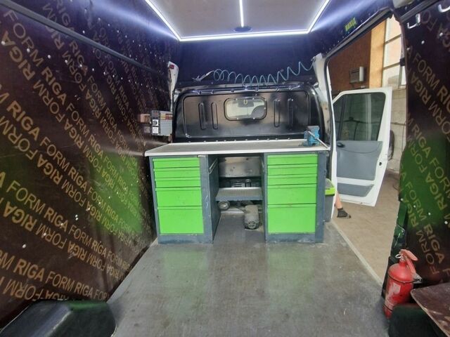 Білий Форд Транзит, об'ємом двигуна 2.2 л та пробігом 365 тис. км за 11000 $, фото 21 на Automoto.ua