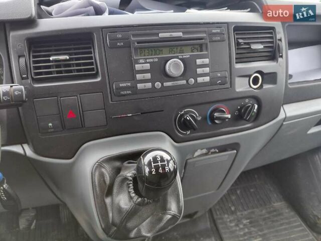 Білий Форд Транзит, об'ємом двигуна 2.2 л та пробігом 320 тис. км за 7000 $, фото 17 на Automoto.ua