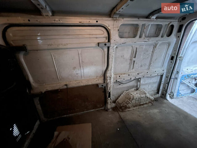 Белый Форд Транзит, объемом двигателя 2.2 л и пробегом 290 тыс. км за 4500 $, фото 16 на Automoto.ua