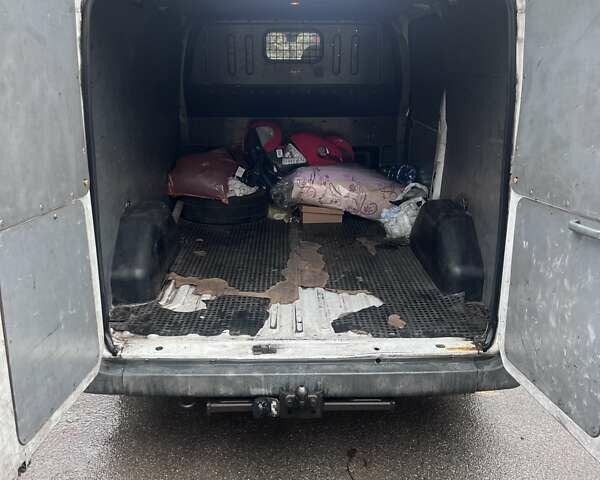 Білий Форд Транзит, об'ємом двигуна 2.2 л та пробігом 300 тис. км за 4500 $, фото 6 на Automoto.ua