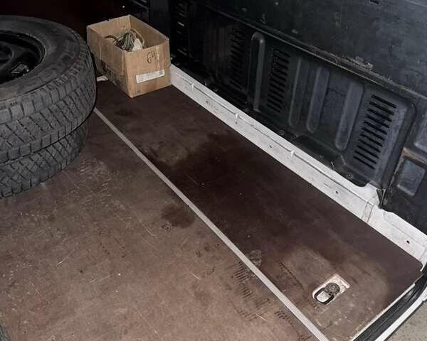 Белый Форд Транзит, объемом двигателя 2.2 л и пробегом 222 тыс. км за 9000 $, фото 3 на Automoto.ua