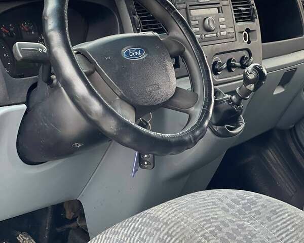 Білий Форд Транзит, об'ємом двигуна 2.4 л та пробігом 509 тис. км за 7999 $, фото 4 на Automoto.ua