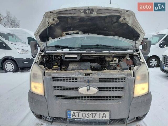 Білий Форд Транзит, об'ємом двигуна 2.2 л та пробігом 320 тис. км за 7000 $, фото 6 на Automoto.ua