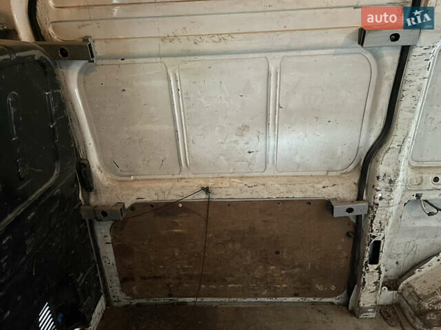 Белый Форд Транзит, объемом двигателя 2.2 л и пробегом 290 тыс. км за 4500 $, фото 14 на Automoto.ua