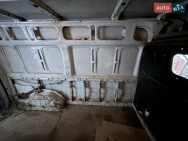 Белый Форд Транзит, объемом двигателя 2.2 л и пробегом 290 тыс. км за 4500 $, фото 15 на Automoto.ua