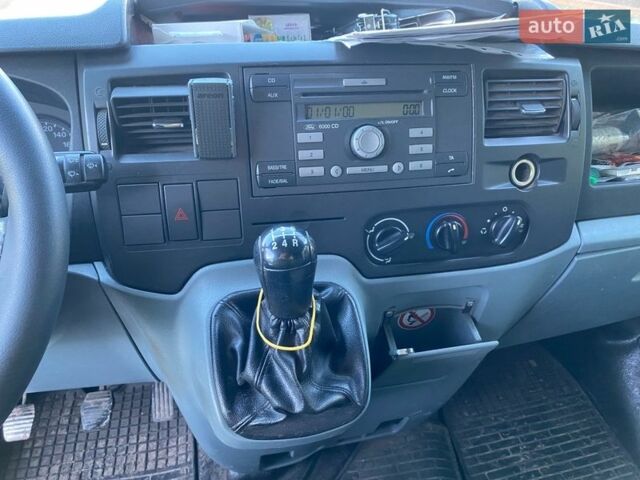 Білий Форд Транзит, об'ємом двигуна 2.2 л та пробігом 365 тис. км за 4700 $, фото 2 на Automoto.ua