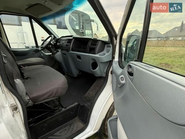 Білий Форд Транзит, об'ємом двигуна 2.4 л та пробігом 475 тис. км за 7200 $, фото 19 на Automoto.ua