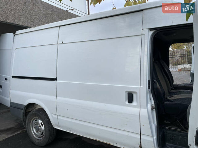Белый Форд Транзит, объемом двигателя 2.2 л и пробегом 290 тыс. км за 4500 $, фото 12 на Automoto.ua