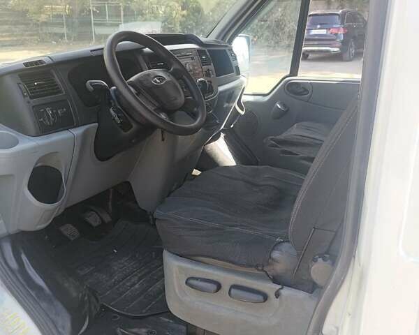 Белый Форд Транзит, объемом двигателя 2.2 л и пробегом 514 тыс. км за 5600 $, фото 1 на Automoto.ua