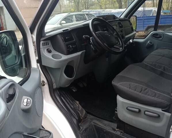 Белый Форд Транзит, объемом двигателя 2.4 л и пробегом 586 тыс. км за 8700 $, фото 4 на Automoto.ua