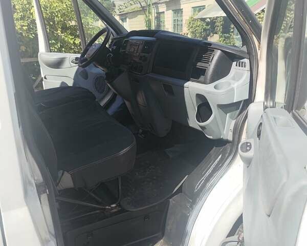 Белый Форд Транзит, объемом двигателя 2.2 л и пробегом 514 тыс. км за 5600 $, фото 5 на Automoto.ua