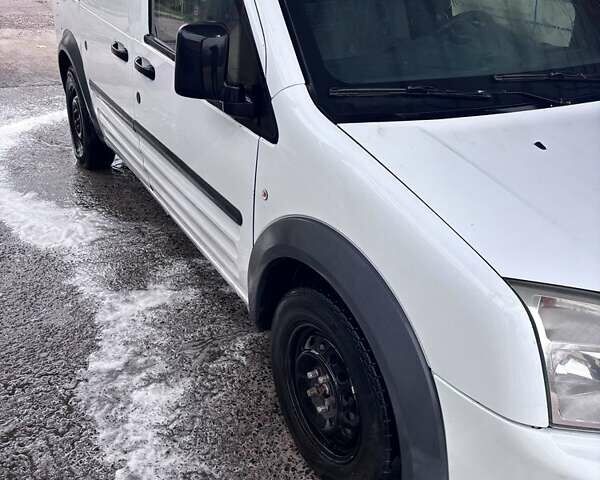 Белый Форд Транзит, объемом двигателя 1.8 л и пробегом 230 тыс. км за 9000 $, фото 2 на Automoto.ua