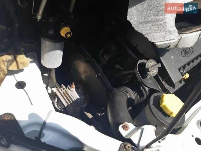 Белый Форд Транзит, объемом двигателя 2.2 л и пробегом 370 тыс. км за 5000 $, фото 15 на Automoto.ua