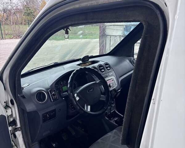 Белый Форд Транзит, объемом двигателя 1.8 л и пробегом 230 тыс. км за 9000 $, фото 6 на Automoto.ua