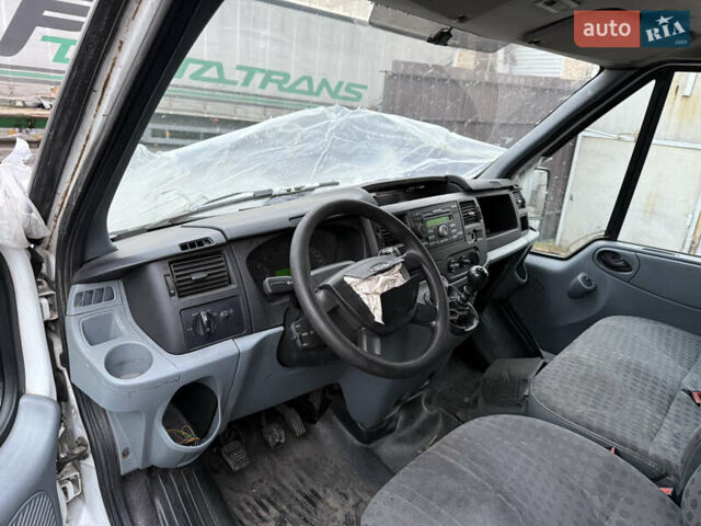 Білий Форд Транзит, об'ємом двигуна 2.2 л та пробігом 400 тис. км за 6300 $, фото 15 на Automoto.ua