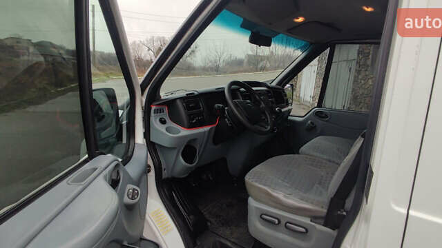 Білий Форд Транзит, об'ємом двигуна 2.2 л та пробігом 441 тис. км за 7900 $, фото 4 на Automoto.ua