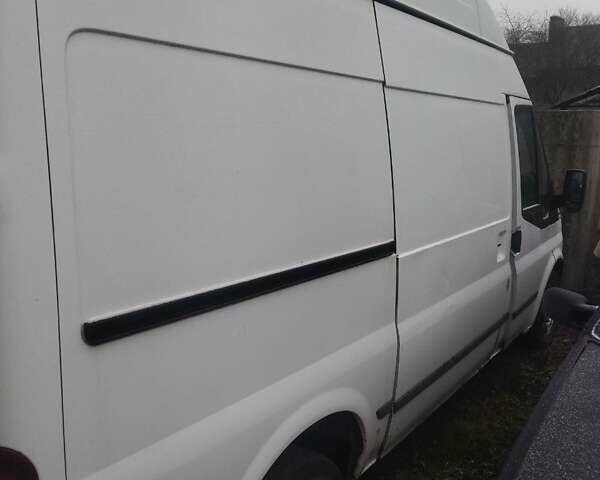 Белый Форд Транзит, объемом двигателя 2.2 л и пробегом 415 тыс. км за 5900 $, фото 1 на Automoto.ua