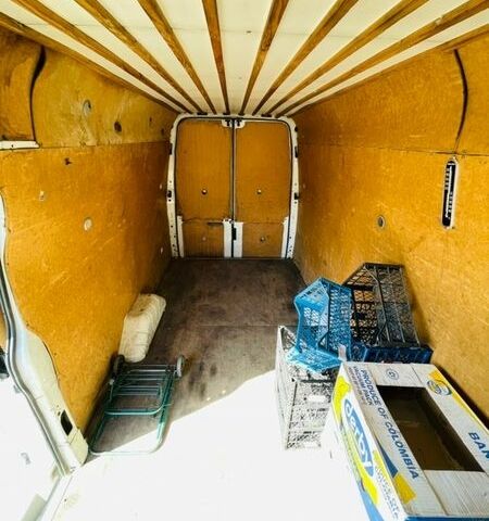 Білий Форд Транзит, об'ємом двигуна 2.2 л та пробігом 400 тис. км за 9500 $, фото 16 на Automoto.ua