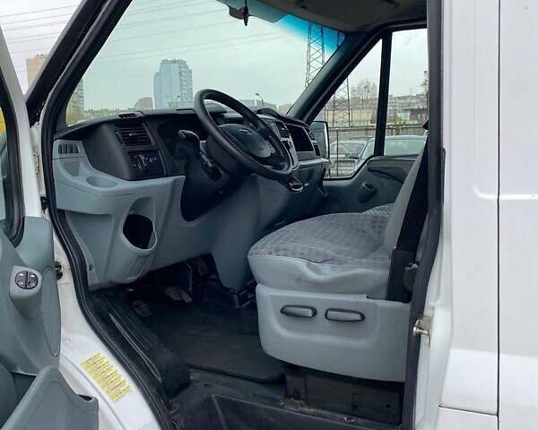 Білий Форд Транзит, об'ємом двигуна 2.4 л та пробігом 584 тис. км за 8500 $, фото 8 на Automoto.ua