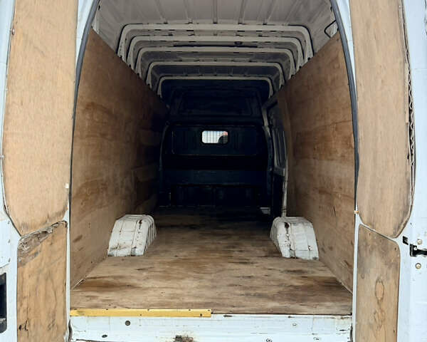 Білий Форд Транзит, об'ємом двигуна 2.2 л та пробігом 400 тис. км за 11200 $, фото 21 на Automoto.ua