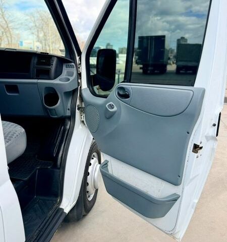 Білий Форд Транзит, об'ємом двигуна 2.4 л та пробігом 350 тис. км за 11200 $, фото 12 на Automoto.ua