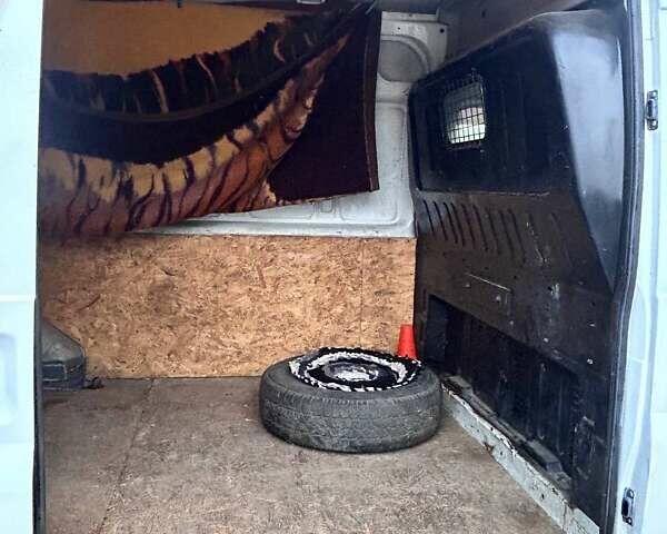 Білий Форд Транзит, об'ємом двигуна 2.2 л та пробігом 240 тис. км за 11200 $, фото 26 на Automoto.ua