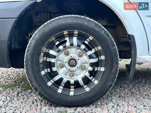 Білий Форд Транзит, об'ємом двигуна 2.2 л та пробігом 240 тис. км за 11200 $, фото 2 на Automoto.ua