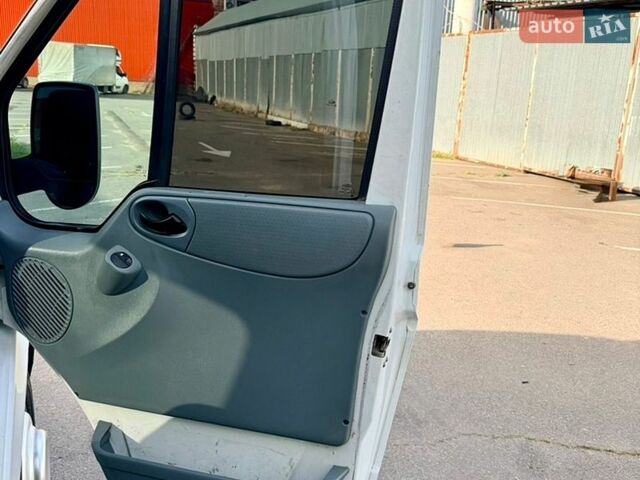 Белый Форд Транзит, объемом двигателя 2.4 л и пробегом 350 тыс. км за 10500 $, фото 22 на Automoto.ua