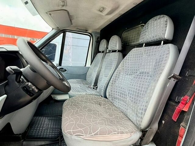 Білий Форд Транзит, об'ємом двигуна 2.2 л та пробігом 316 тис. км за 10600 $, фото 21 на Automoto.ua