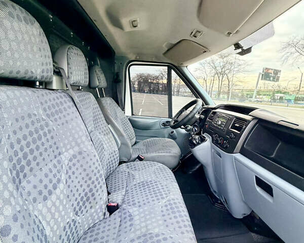 Білий Форд Транзит, об'ємом двигуна 2.4 л та пробігом 266 тис. км за 11200 $, фото 20 на Automoto.ua