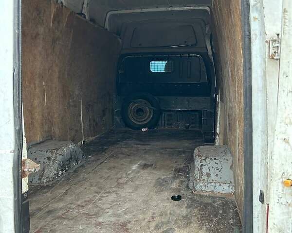 Белый Форд Транзит, объемом двигателя 2.4 л и пробегом 361 тыс. км за 6100 $, фото 2 на Automoto.ua