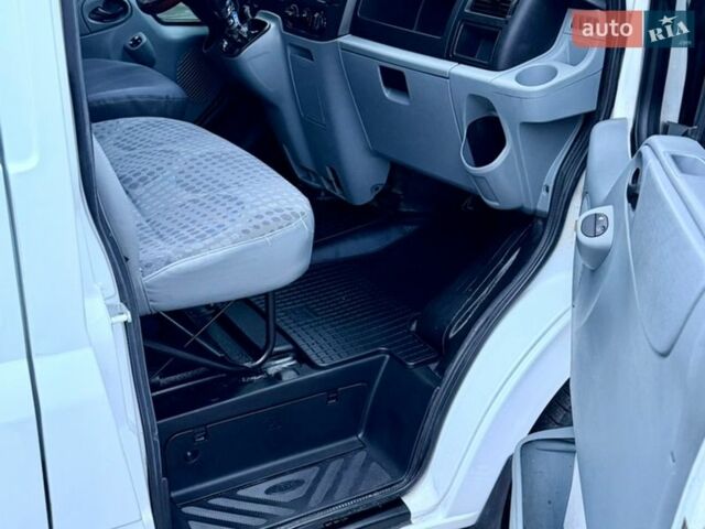 Білий Форд Транзит, об'ємом двигуна 2.2 л та пробігом 320 тис. км за 10900 $, фото 18 на Automoto.ua