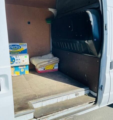 Білий Форд Транзит, об'ємом двигуна 2.2 л та пробігом 400 тис. км за 9500 $, фото 19 на Automoto.ua