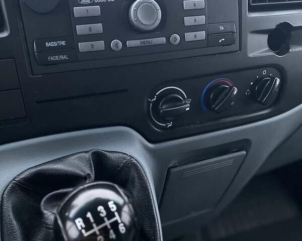 Білий Форд Транзит, об'ємом двигуна 2.4 л та пробігом 584 тис. км за 8250 $, фото 10 на Automoto.ua