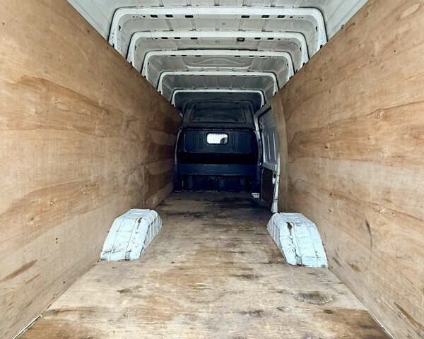 Білий Форд Транзит, об'ємом двигуна 2.2 л та пробігом 400 тис. км за 11200 $, фото 22 на Automoto.ua