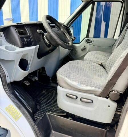 Білий Форд Транзит, об'ємом двигуна 2.4 л та пробігом 350 тис. км за 11200 $, фото 16 на Automoto.ua