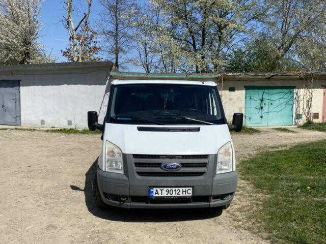 Білий Форд Транзит, об'ємом двигуна 2.2 л та пробігом 292 тис. км за 8500 $, фото 1 на Automoto.ua