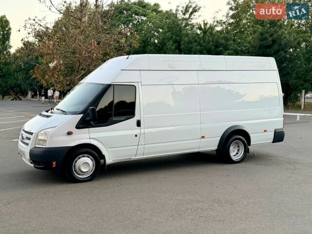 Белый Форд Транзит, объемом двигателя 2.2 л и пробегом 335 тыс. км за 11000 $, фото 1 на Automoto.ua