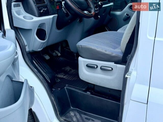 Білий Форд Транзит, об'ємом двигуна 2.2 л та пробігом 320 тис. км за 10900 $, фото 13 на Automoto.ua