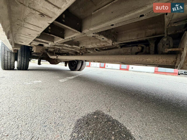 Білий Форд Транзит, об'ємом двигуна 2.2 л та пробігом 400 тис. км за 11200 $, фото 26 на Automoto.ua