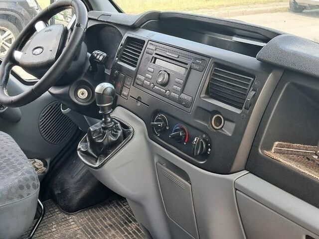 Білий Форд Транзит, об'ємом двигуна 3.2 л та пробігом 200 тис. км за 9700 $, фото 4 на Automoto.ua