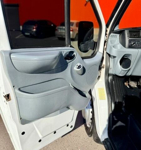 Белый Форд Транзит, объемом двигателя 2.2 л и пробегом 333 тыс. км за 10950 $, фото 16 на Automoto.ua