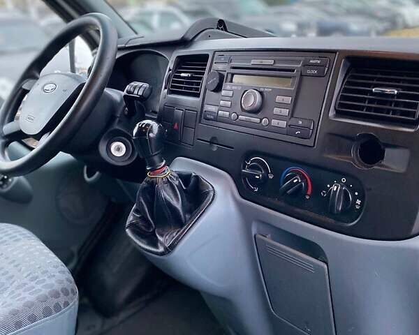 Білий Форд Транзит, об'ємом двигуна 2.4 л та пробігом 584 тис. км за 8500 $, фото 9 на Automoto.ua