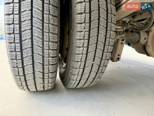 Білий Форд Транзит, об'ємом двигуна 2.4 л та пробігом 350 тис. км за 11200 $, фото 19 на Automoto.ua