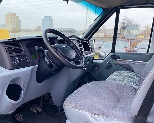 Білий Форд Транзит, об'ємом двигуна 2.4 л та пробігом 584 тис. км за 8250 $, фото 6 на Automoto.ua