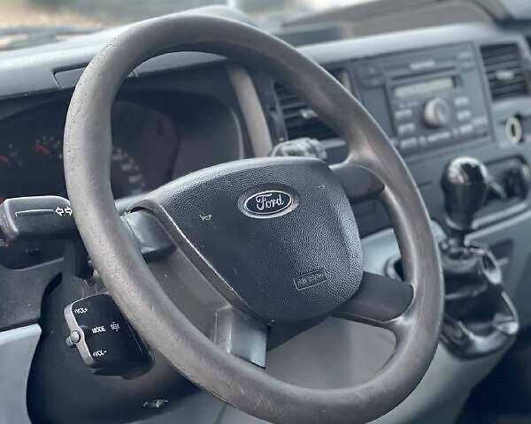 Білий Форд Транзит, об'ємом двигуна 2.4 л та пробігом 594 тис. км за 8250 $, фото 4 на Automoto.ua