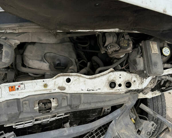 Білий Форд Транзит, об'ємом двигуна 2.2 л та пробігом 400 тис. км за 6300 $, фото 19 на Automoto.ua