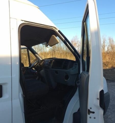 Белый Форд Транзит, объемом двигателя 2.2 л и пробегом 304 тыс. км за 8500 $, фото 2 на Automoto.ua