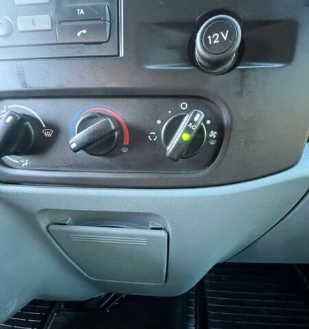 Білий Форд Транзит, об'ємом двигуна 2.2 л та пробігом 330 тис. км за 8950 $, фото 58 на Automoto.ua